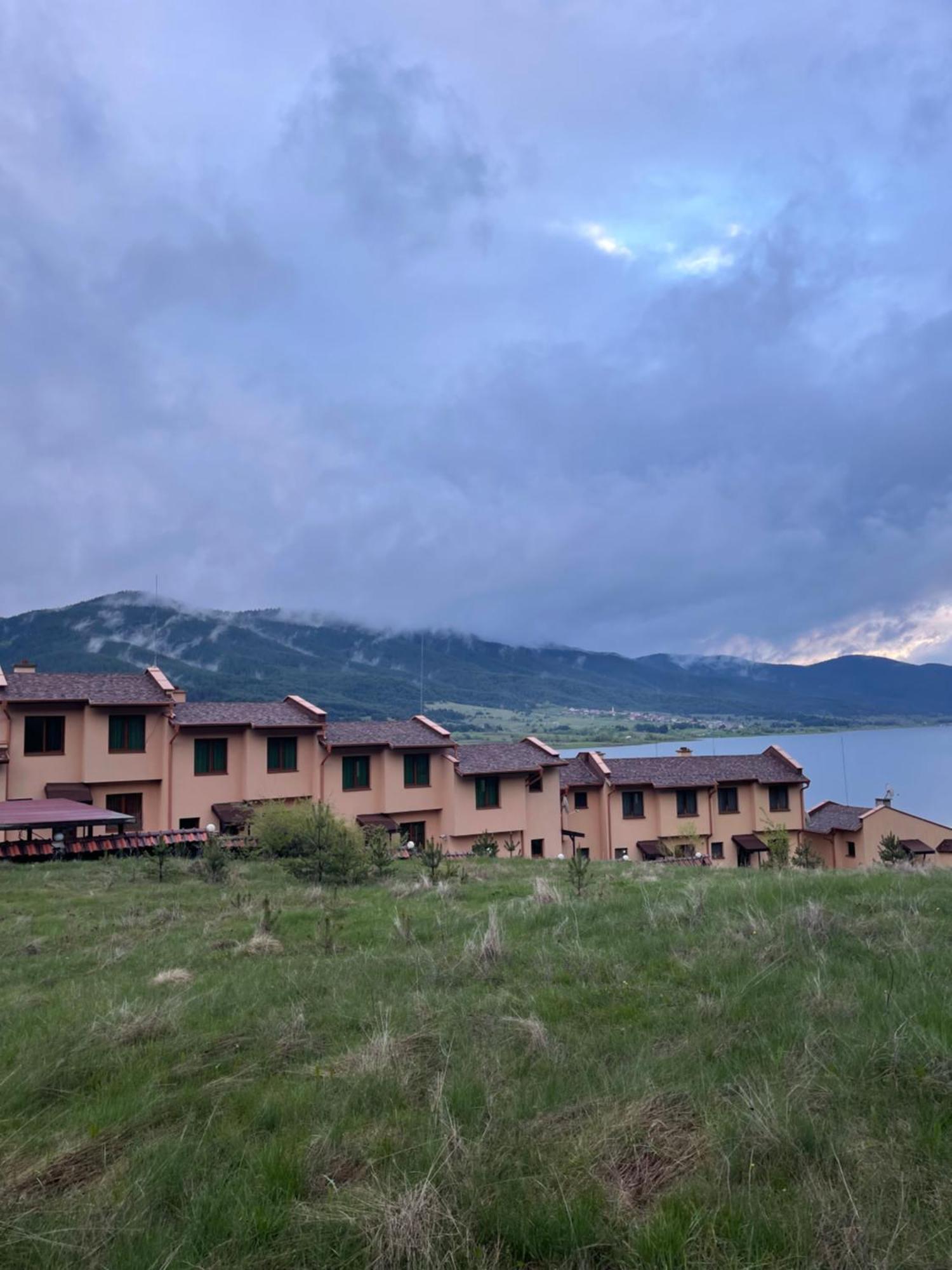 Отель Vip Complex Сырница Экстерьер фото